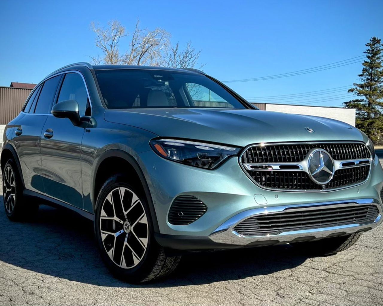 M B GLC350e 2025 0100