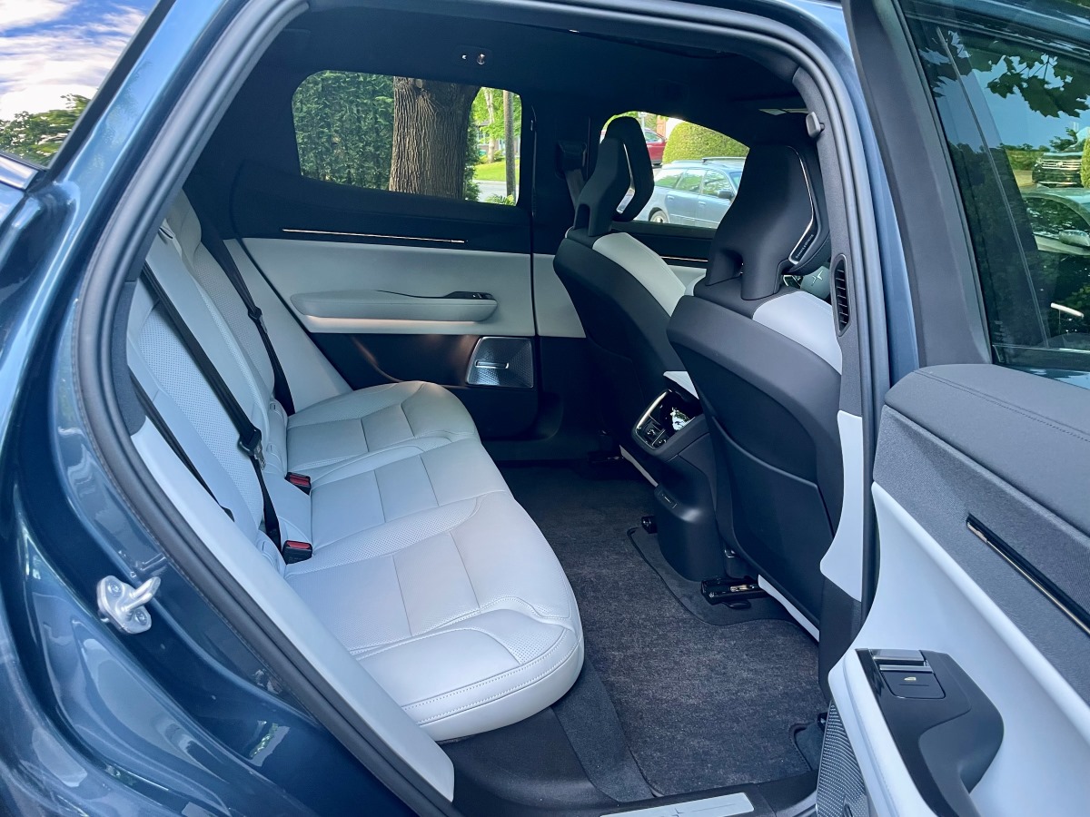 2025 polestar 3 rear seat