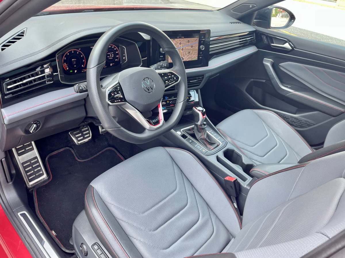 2025 volkswagen jetta gli interior